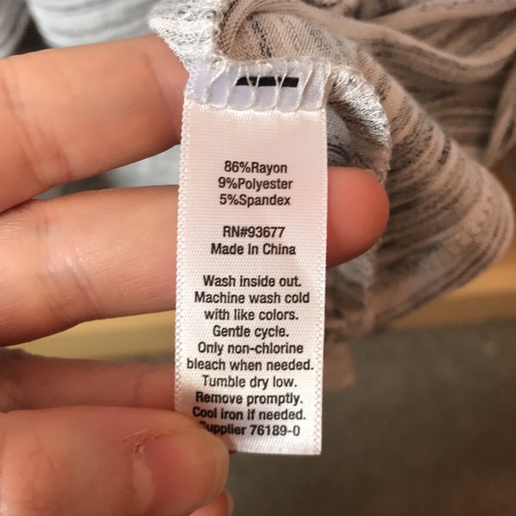 a.n.a Bell Sleeve Cut Out Heathered Gray Top Size Large - Picture 6 of 7